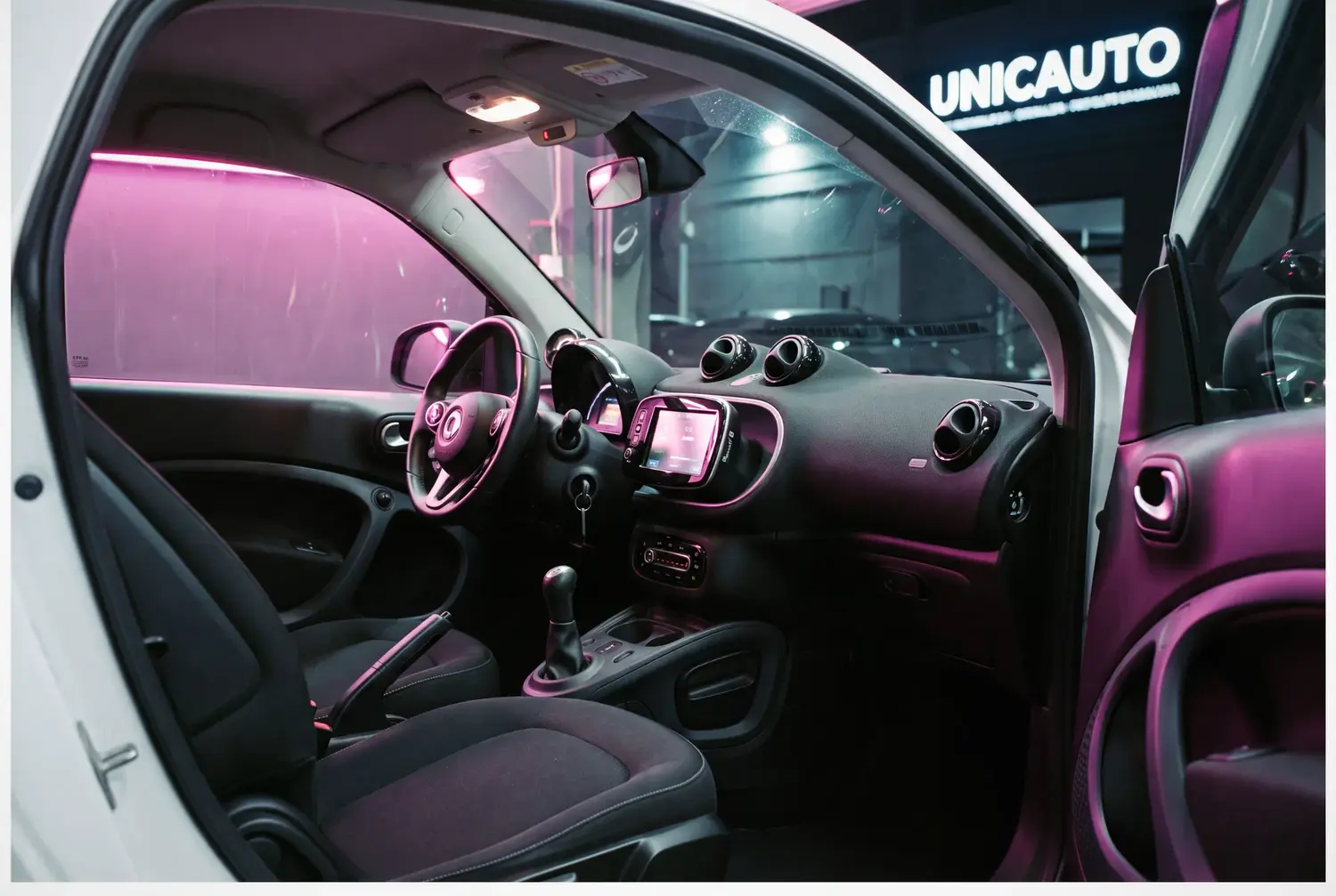 Smart Fortwo a noleggio a Roma — interni